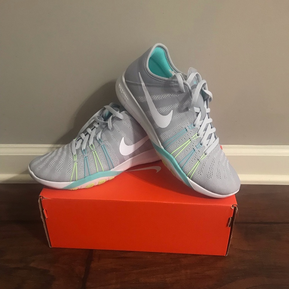 Nike Size 7.5 Free TR sneakers